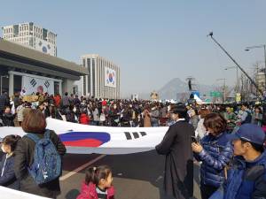 big taegukki on Gwanghawmun Plaza