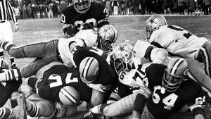 Bart Starr scores in Ice Bowl against Dallas Cowboys