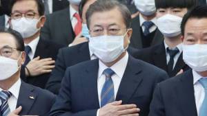 Moon Jae-in in mask...